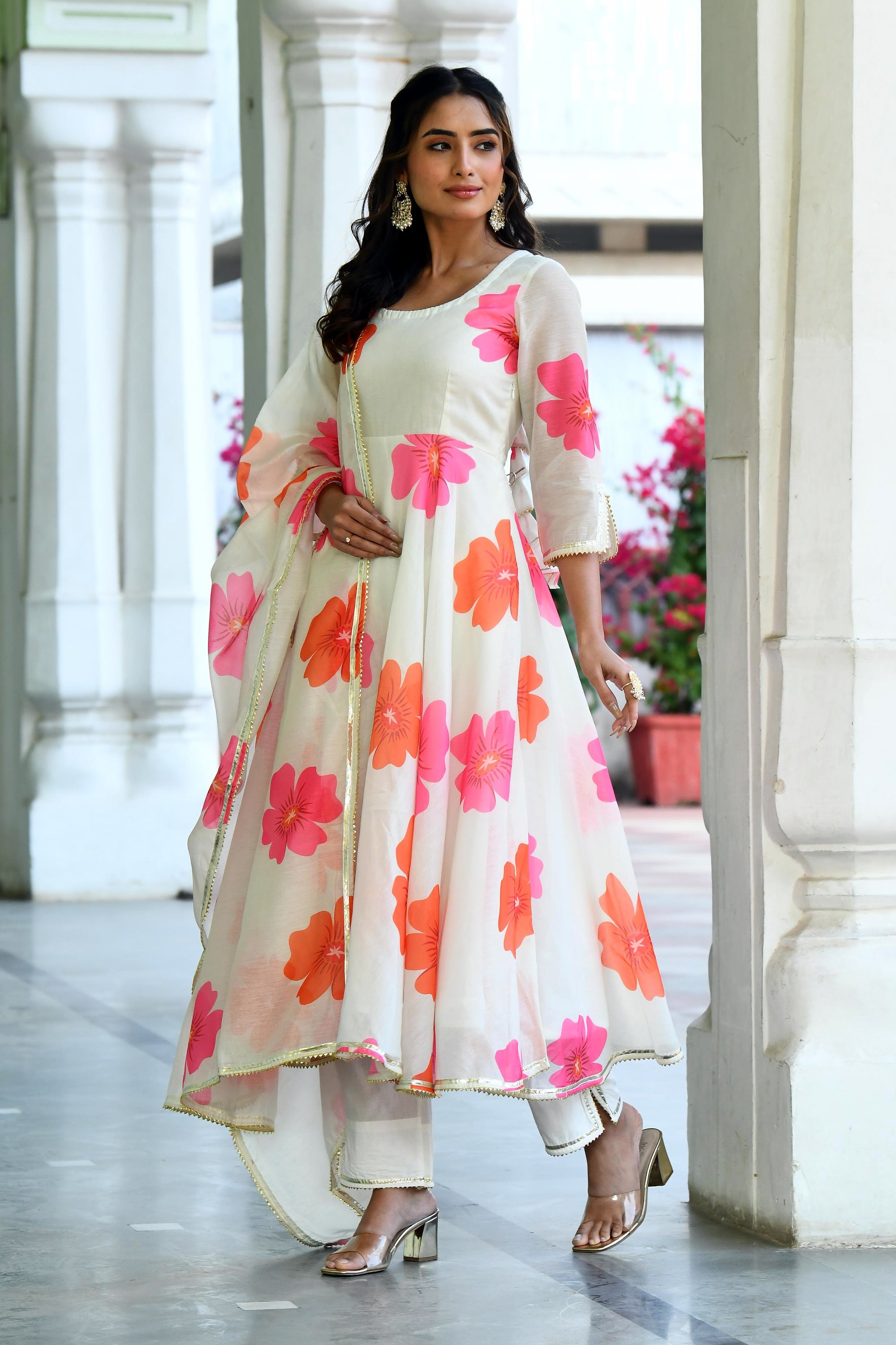 Floral print white Anarkali suit BY SUTI KAPDA - (3PC SET)