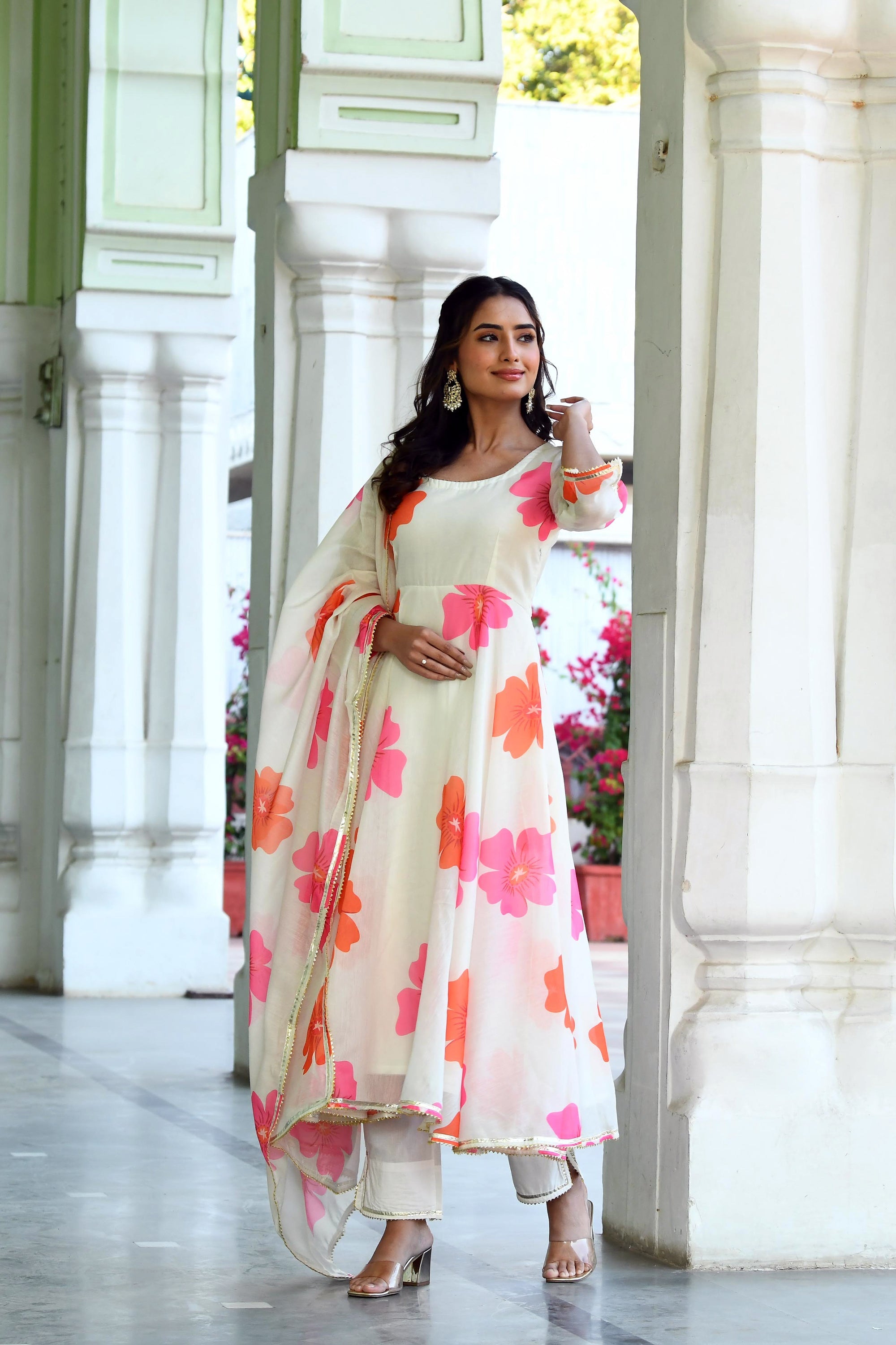 Floral print white Anarkali suit BY SUTI KAPDA - (3PC SET)