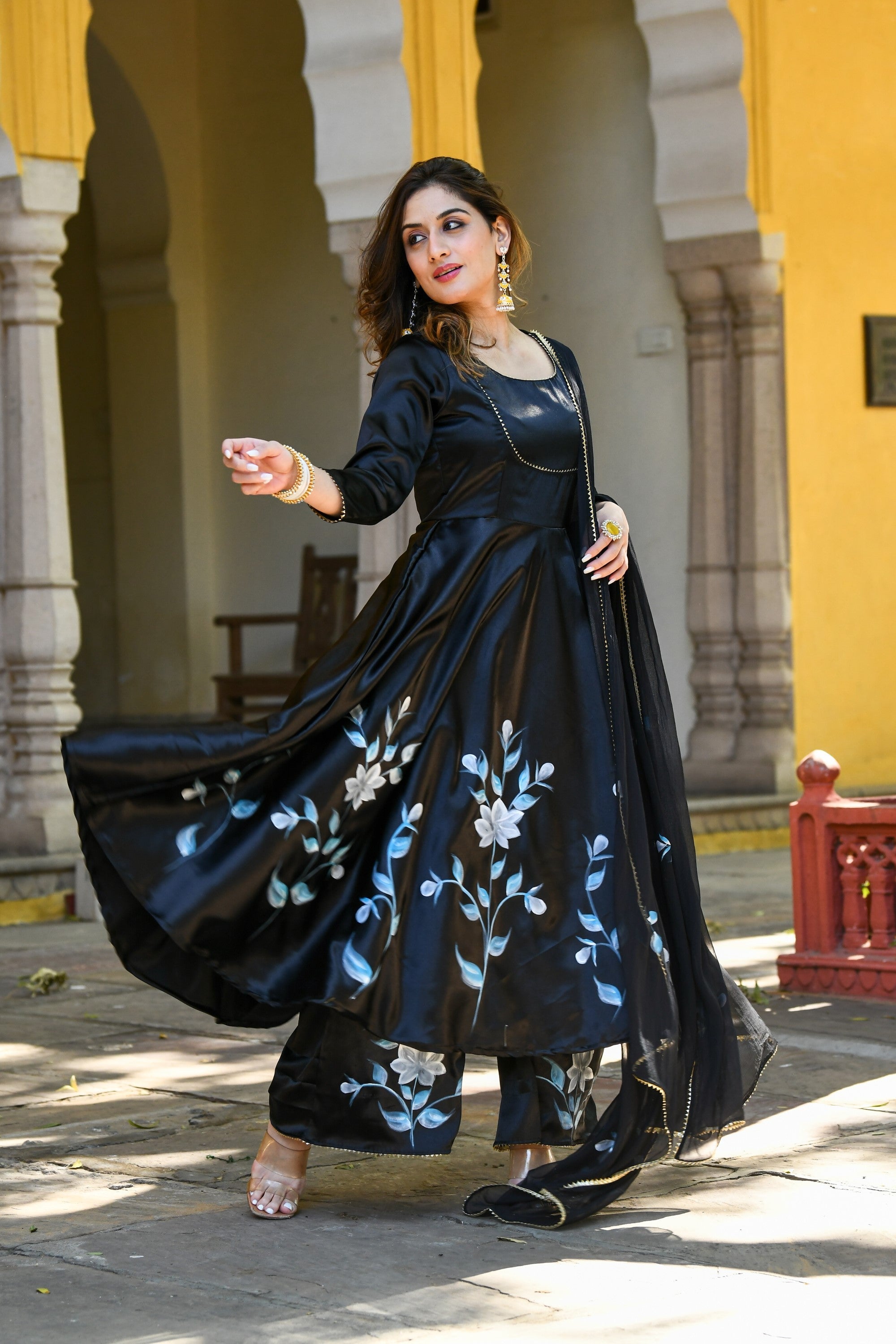 Black Anarkali Kurta With Dupatta For Women- (3Pc Set) By SUTI KAPDA