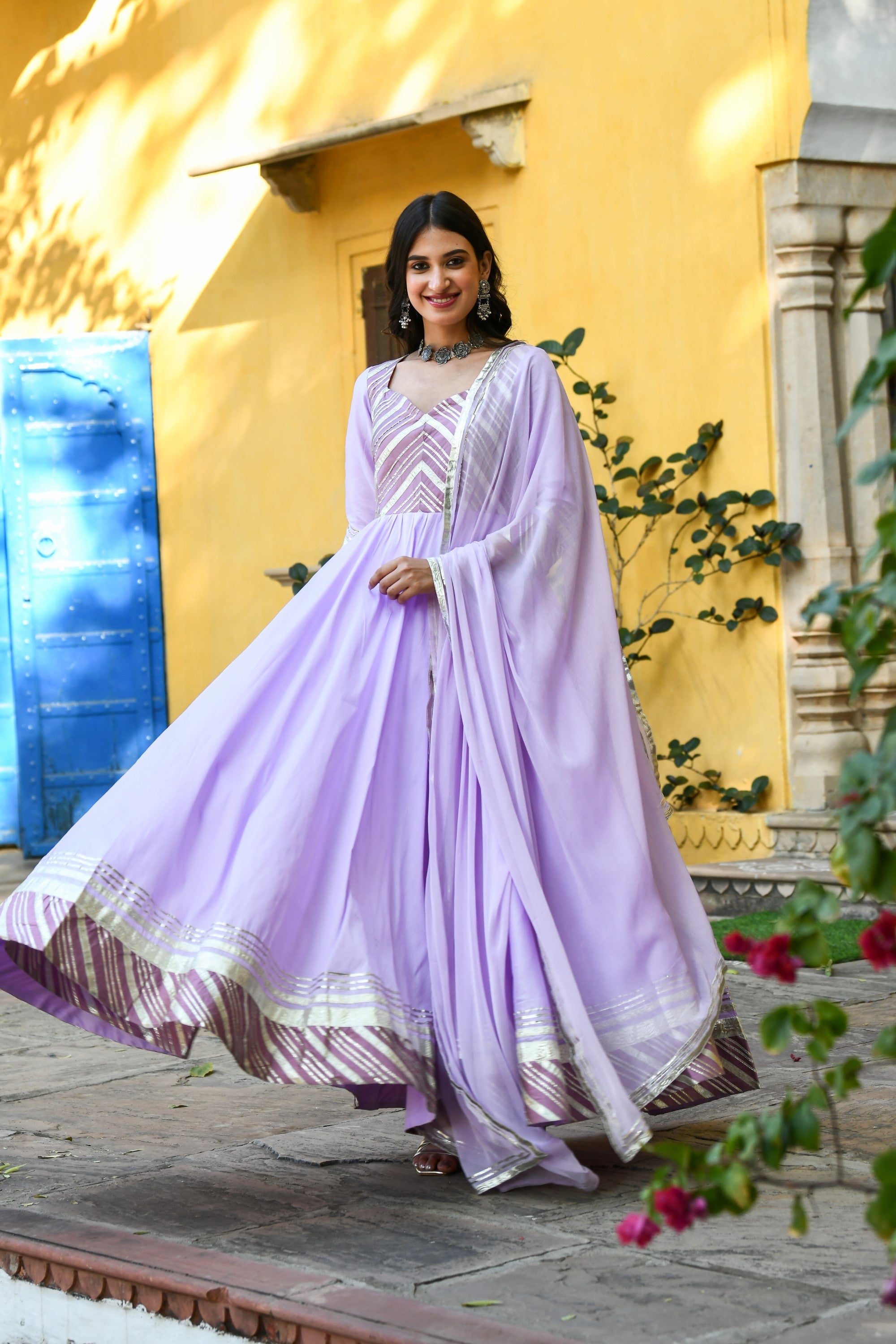 Lavender Silk Anarkali Gown 2Pcs By SUTI KAPDA SUTI KAPDA