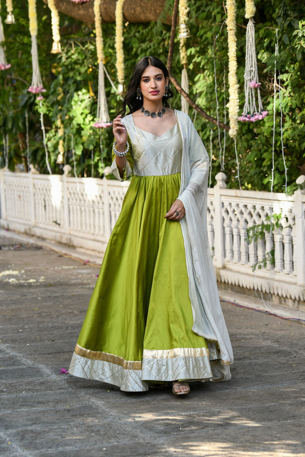 White And Green Anarkali Gown- (2Pcs) By SUTI KAPDA