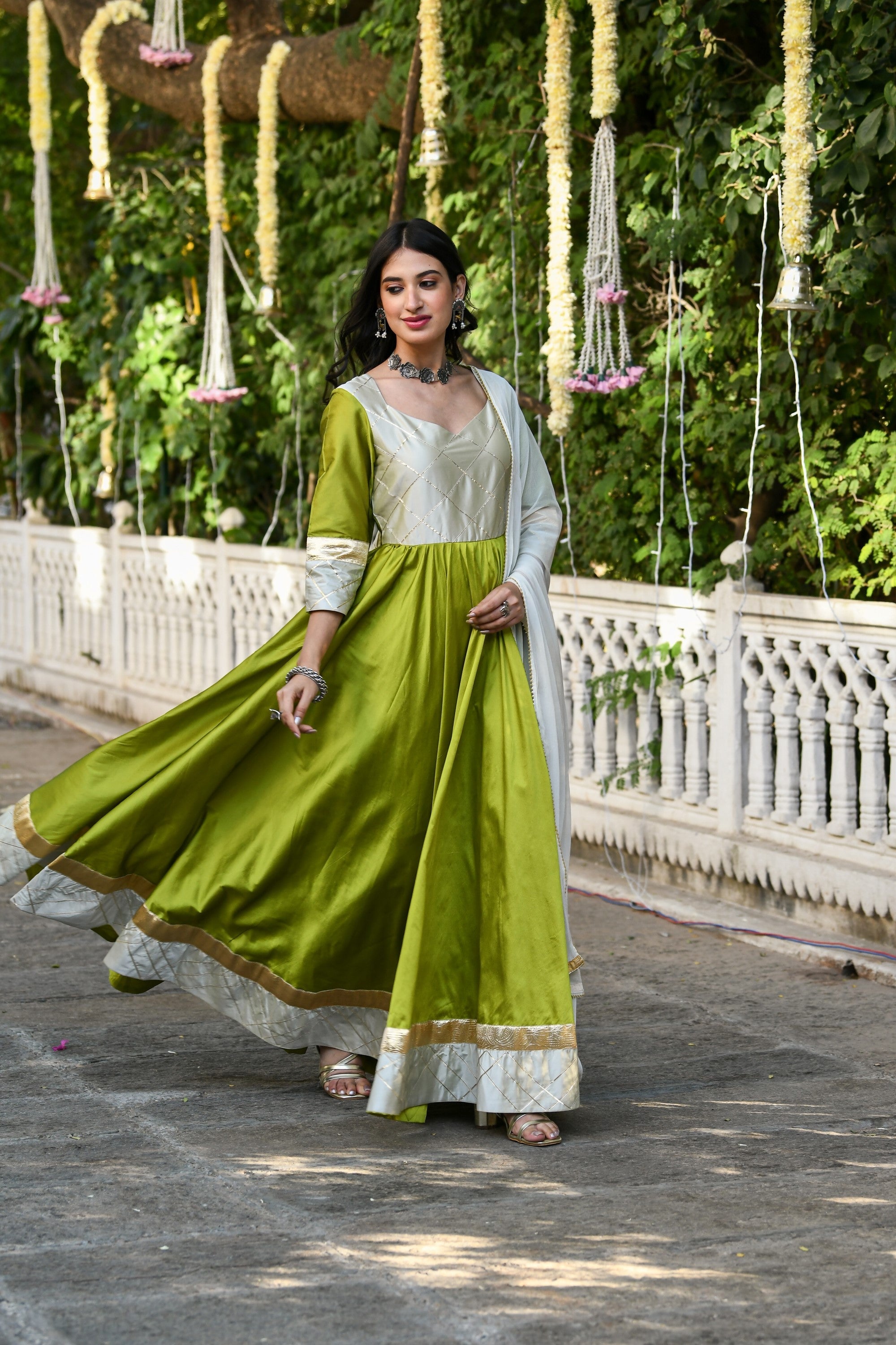 White And Green Anarkali Gown- (2Pcs) By SUTI KAPDA